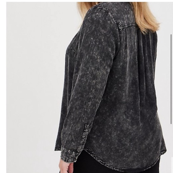 Torrid black mineral wash button down shirt size 3X - Picture 3 of 5